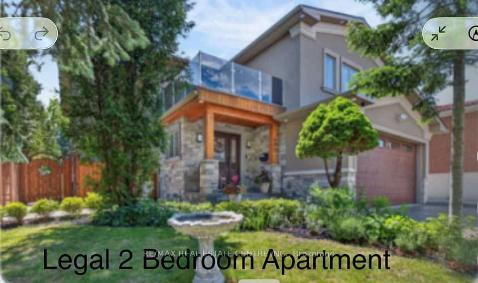 680 Bookham Crescent NW, Mississauga, ON L4Z 1T9