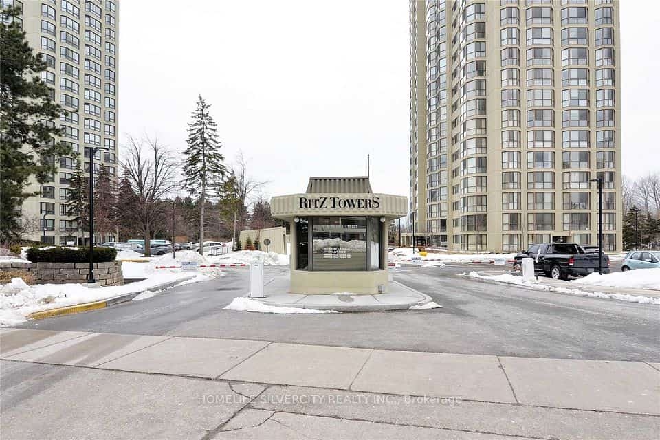 8 Lisa Street #1804, Brampton, ON L6T 4S6