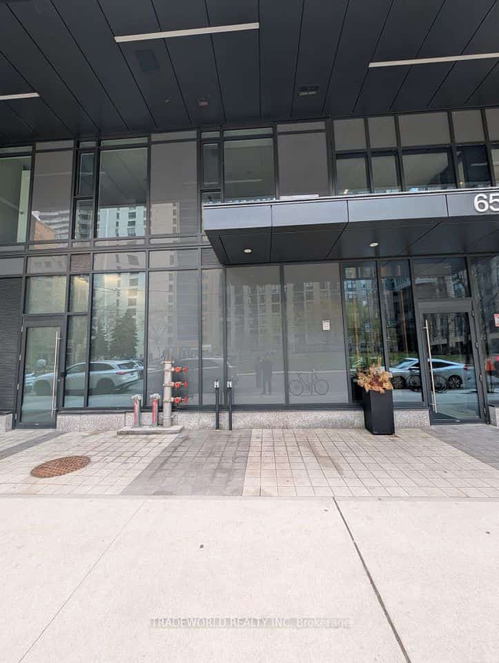65 Mutual Street #906, Toronto, ON M5B 0E5