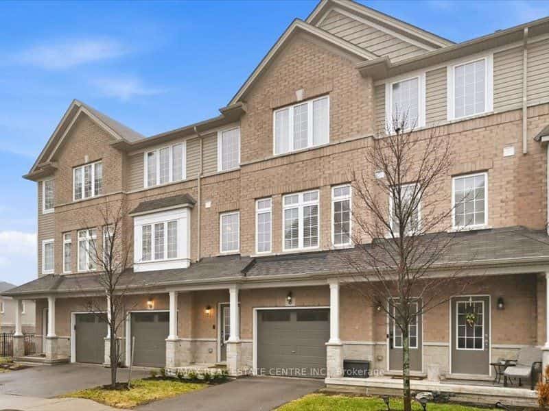 122 Dundas Street E #9, Hamilton, ON L9H 7N3