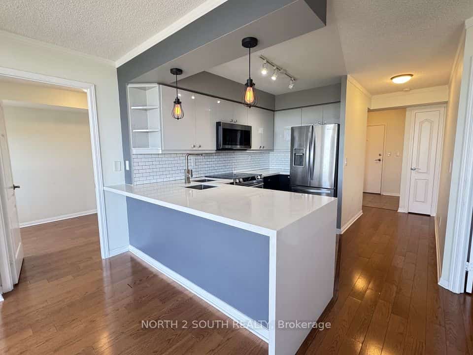 1150 Parkwest Place #1002, Mississauga, ON L5E 3K4