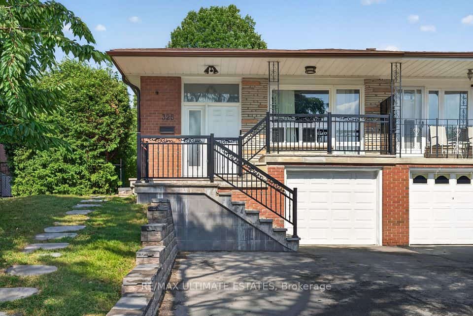 325 Goldenwood Road, Toronto, ON M2M 2Z4