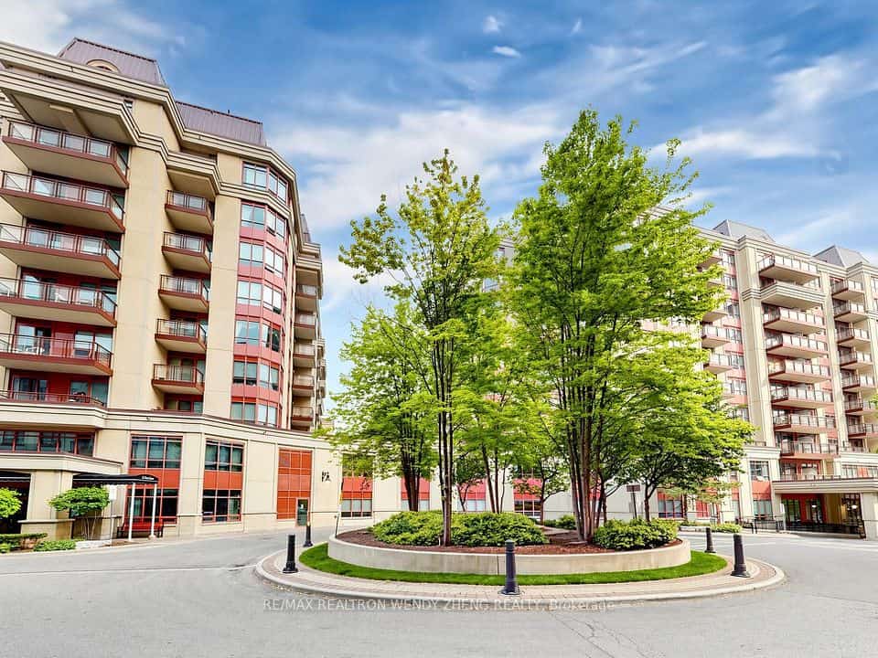 Bayview Manor Condo, Toronto