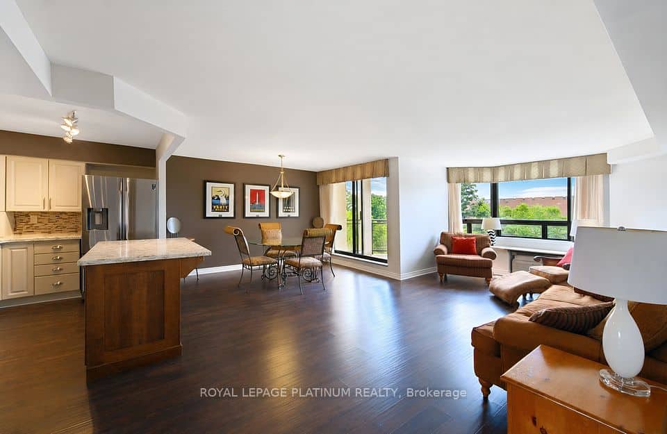 688 Preston Parkway, Cambridge, Cambridge