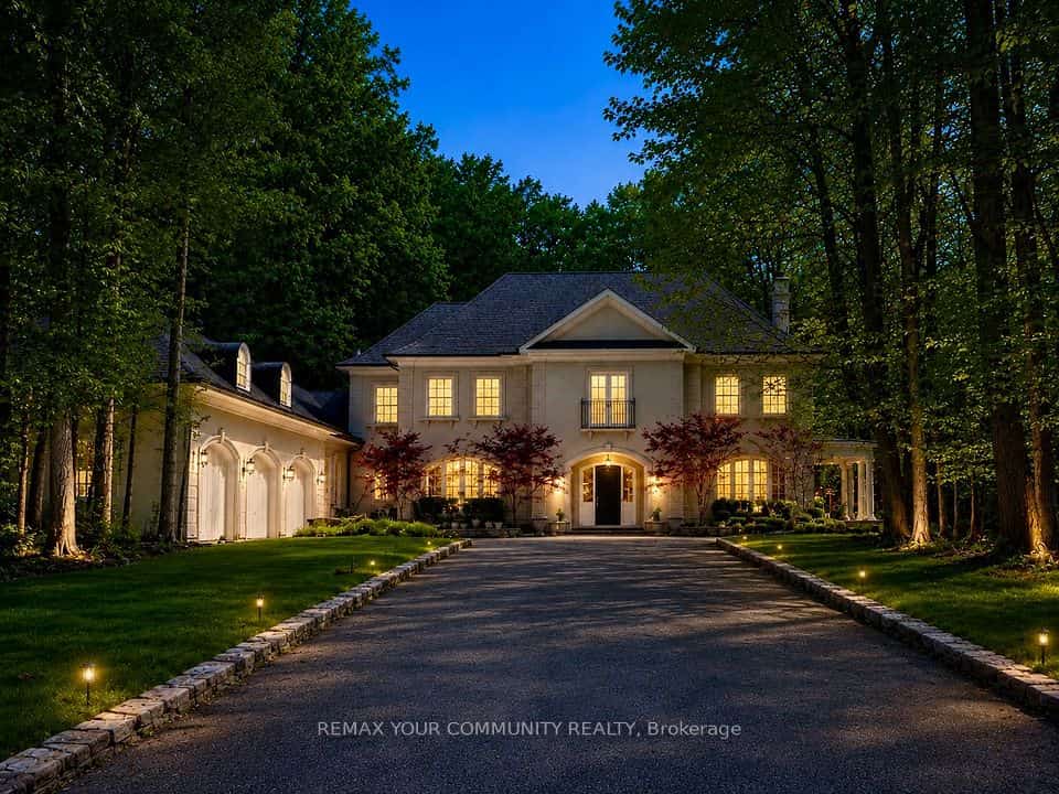 27 Bridgewater Drive, Richmond Hill, ON L4E 3N4