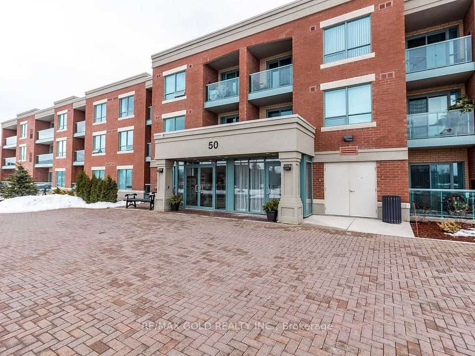 50 Via Rosedale Way #116, Brampton, ON L6R 3Z7