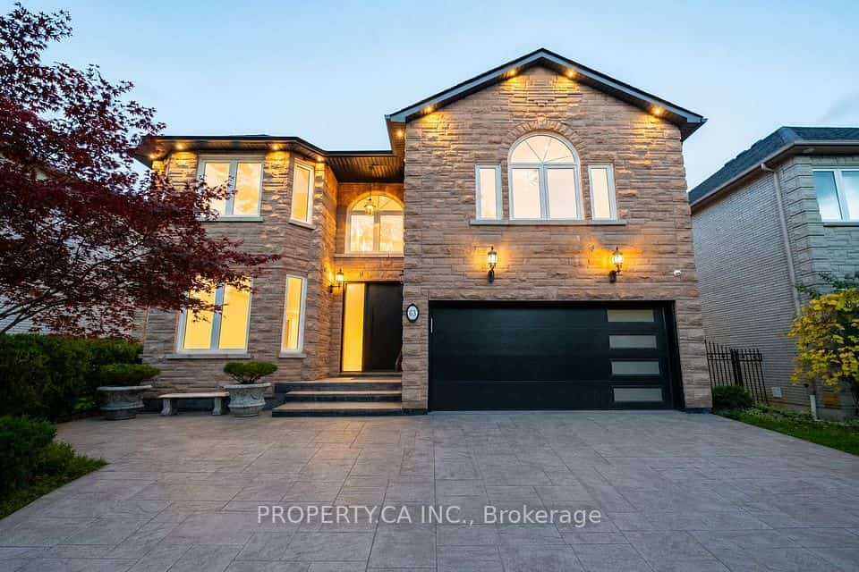 63 Concord Road, Vaughan, ON L4J 3M2