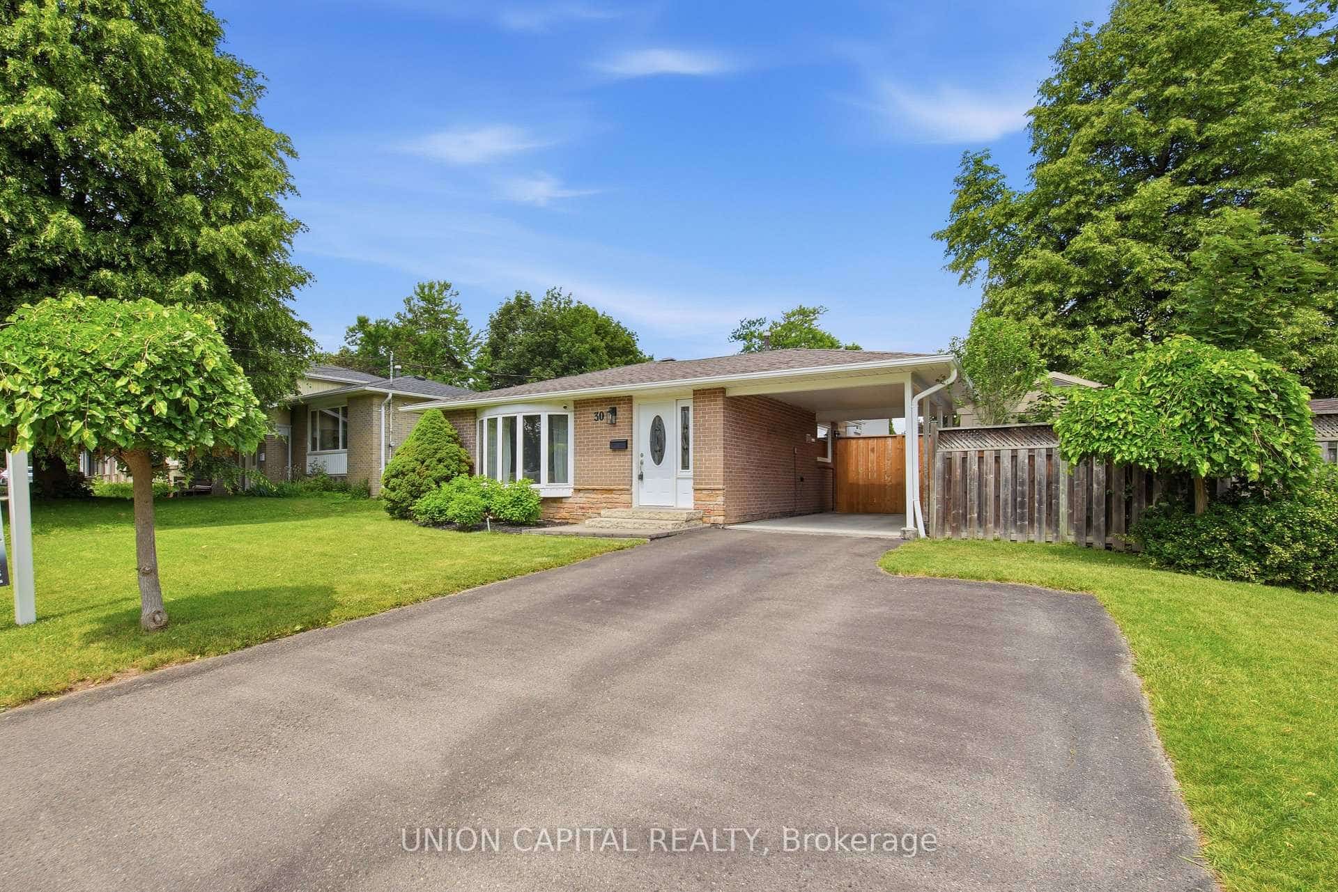 30 Irwin Crescent, Halton Hills, ON L7G 1G1