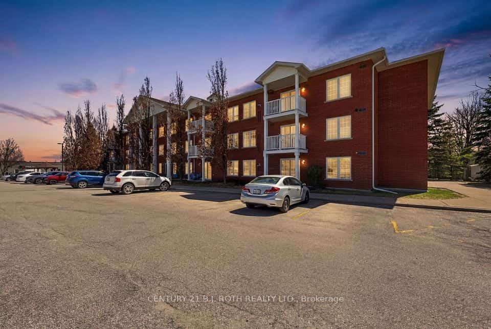 49 Jacobs Terrace #116, Barrie, ON L4N 0W4