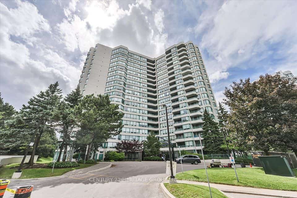 7250 Yonge Street #410, Vaughan, ON L4J 7X1