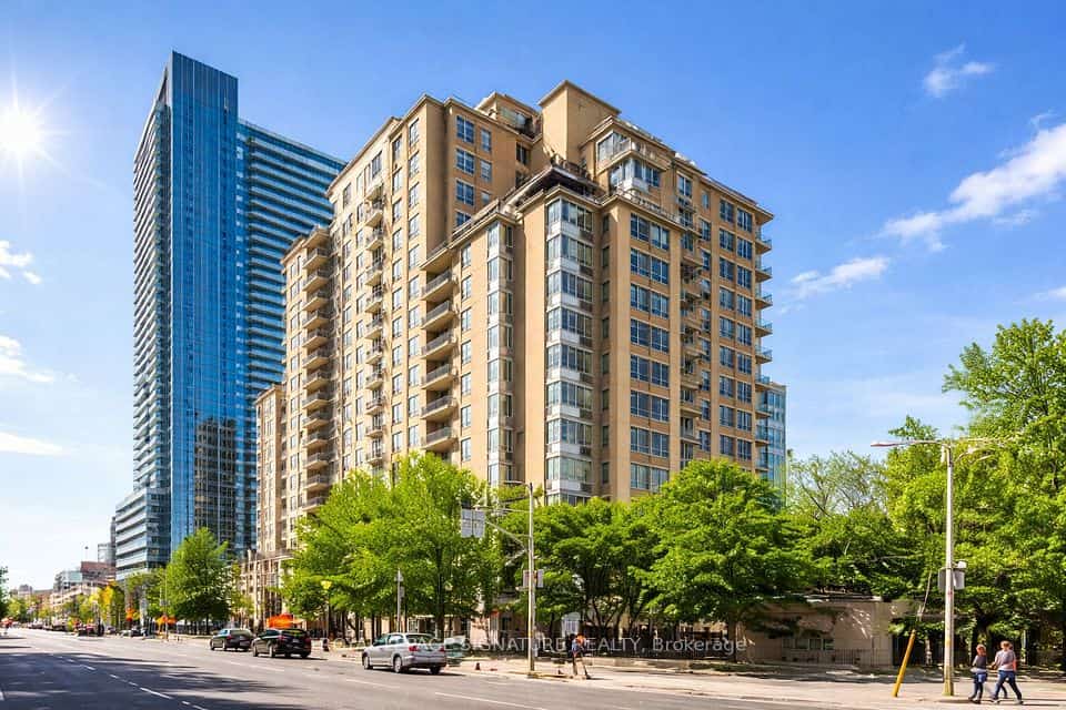 123 Eglinton Avenue E #813, Toronto, ON M4P 1J2
