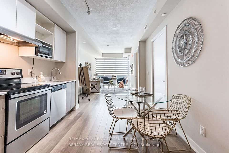 5240 Dundas Street, Burlington