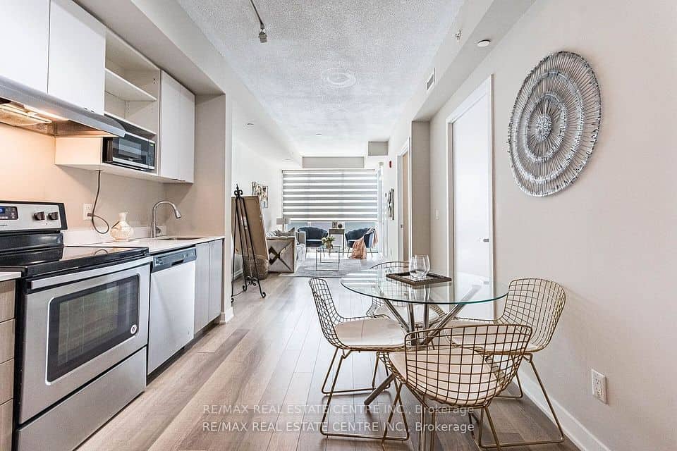 5240 Dundas Street, Burlington
