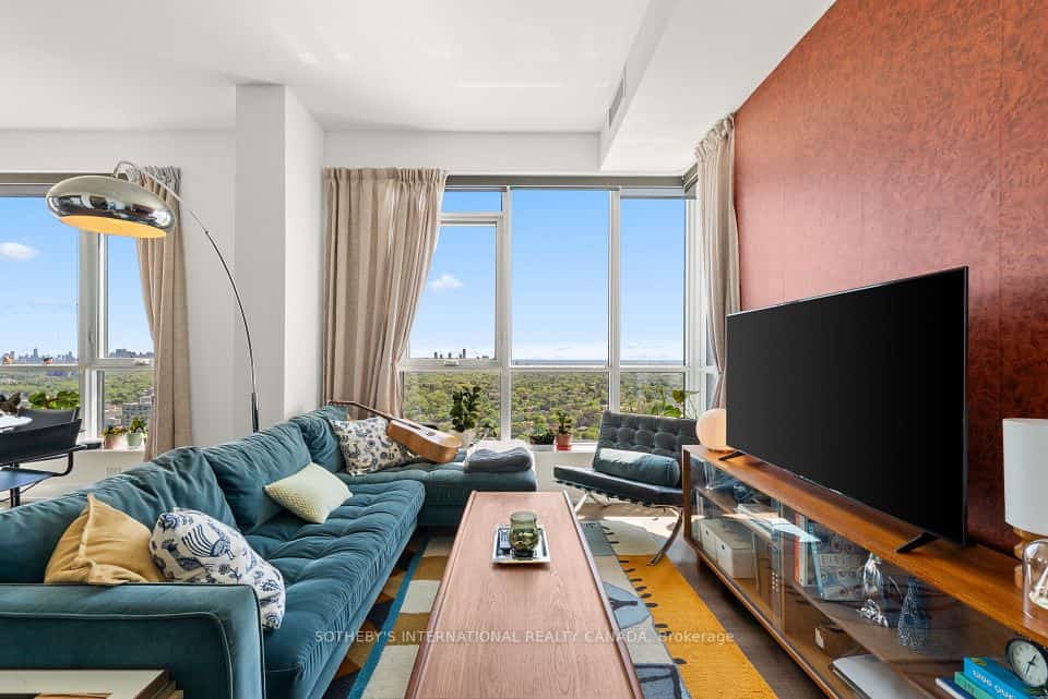 9 Mabelle Avenue #PH22, Toronto, ON M9A 0E1