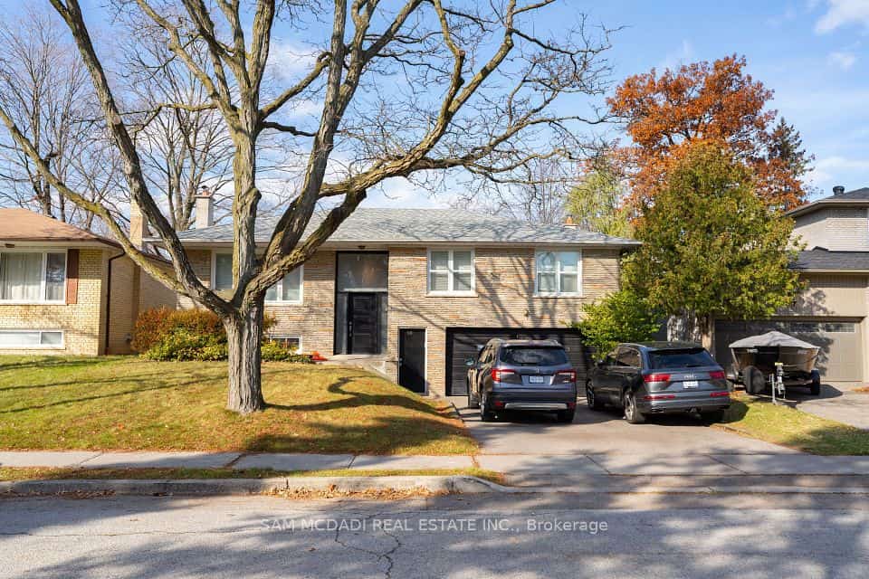 54 Bearbury Drive, Toronto, ON M9C 2G9