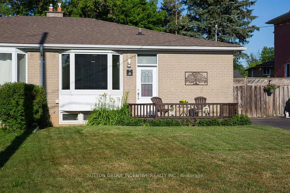 45 Bailey Crescent, Aurora, ON L4G 2B2