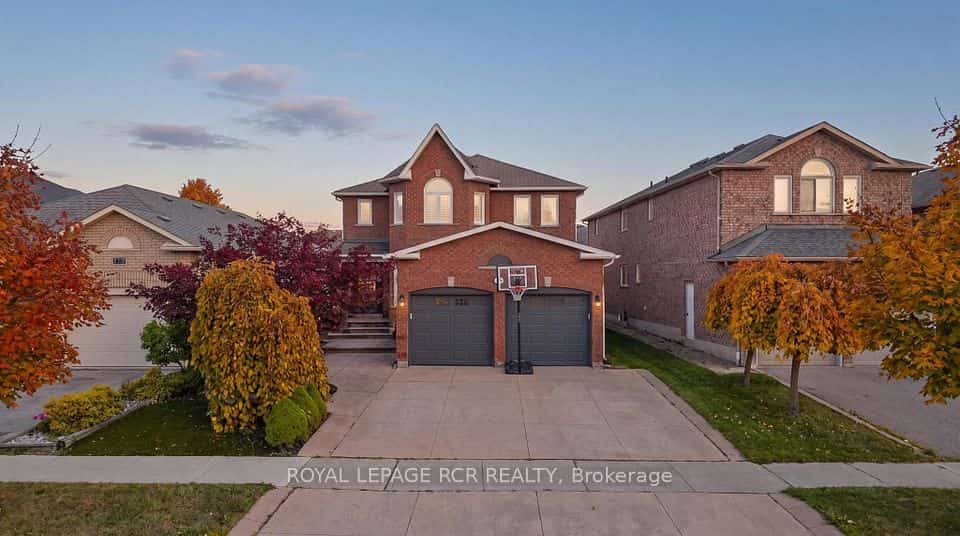 194 Andy Crescent, Vaughan, ON L4H 1C7