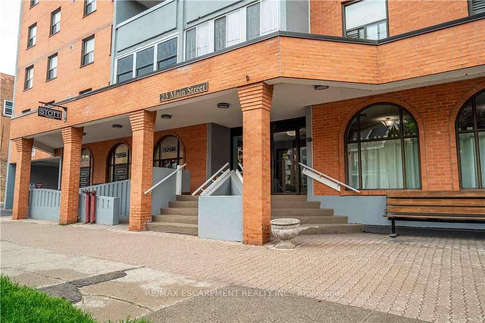 23 Main Street #502, Hamilton, ON L9H 2P7