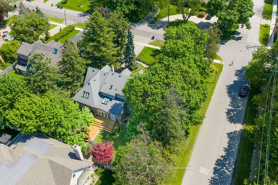 78 Meadowbank Road, Toronto, ON M9B 5C9