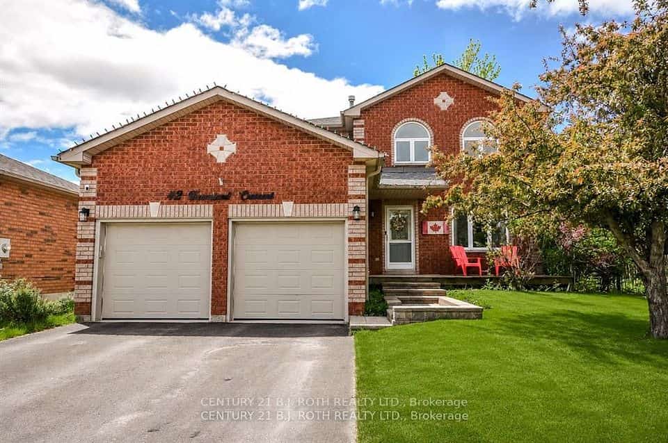 42 Farmstead Crescent, Barrie, ON L4N 8S1