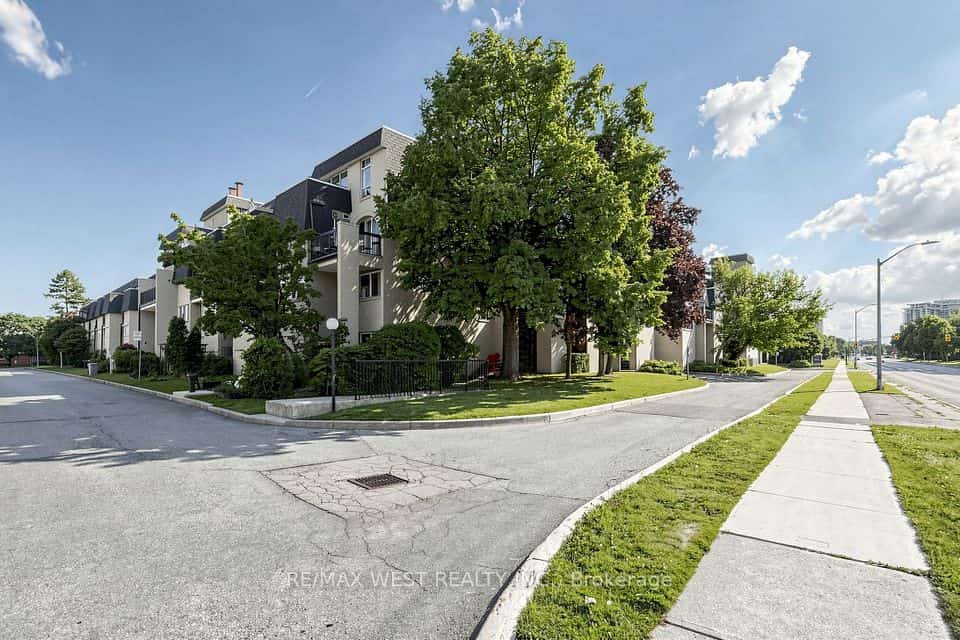 1624 Bloor Street #105, Mississauga, ON L4X 2S2