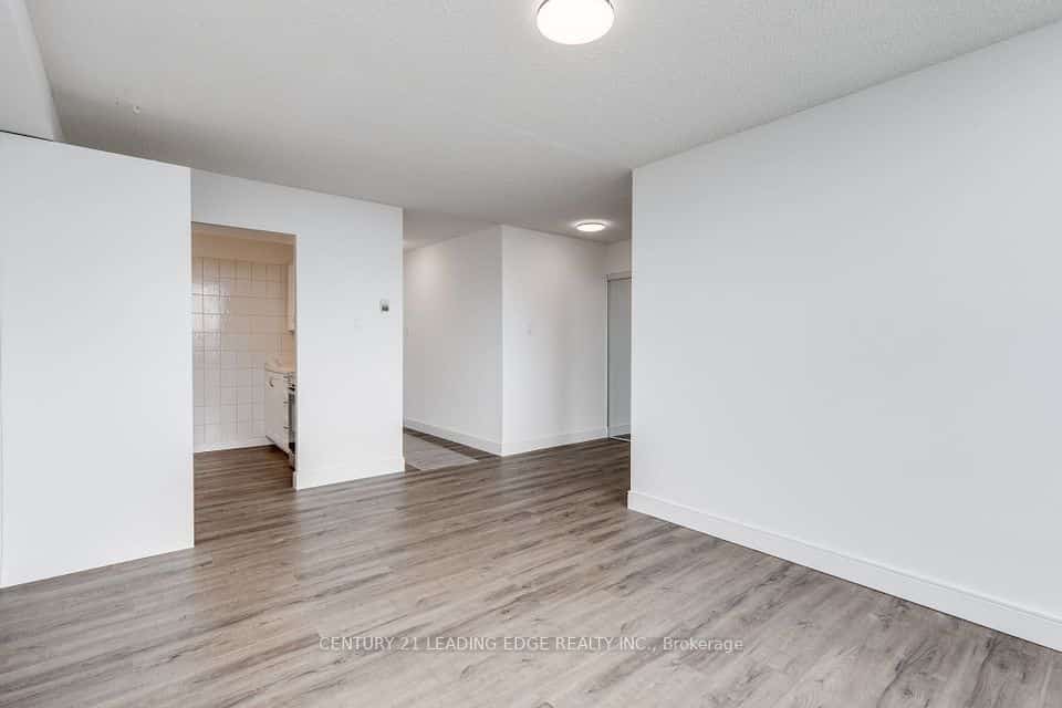 200 Lotherton Pathway #1208, Toronto, ON M6B 2G9