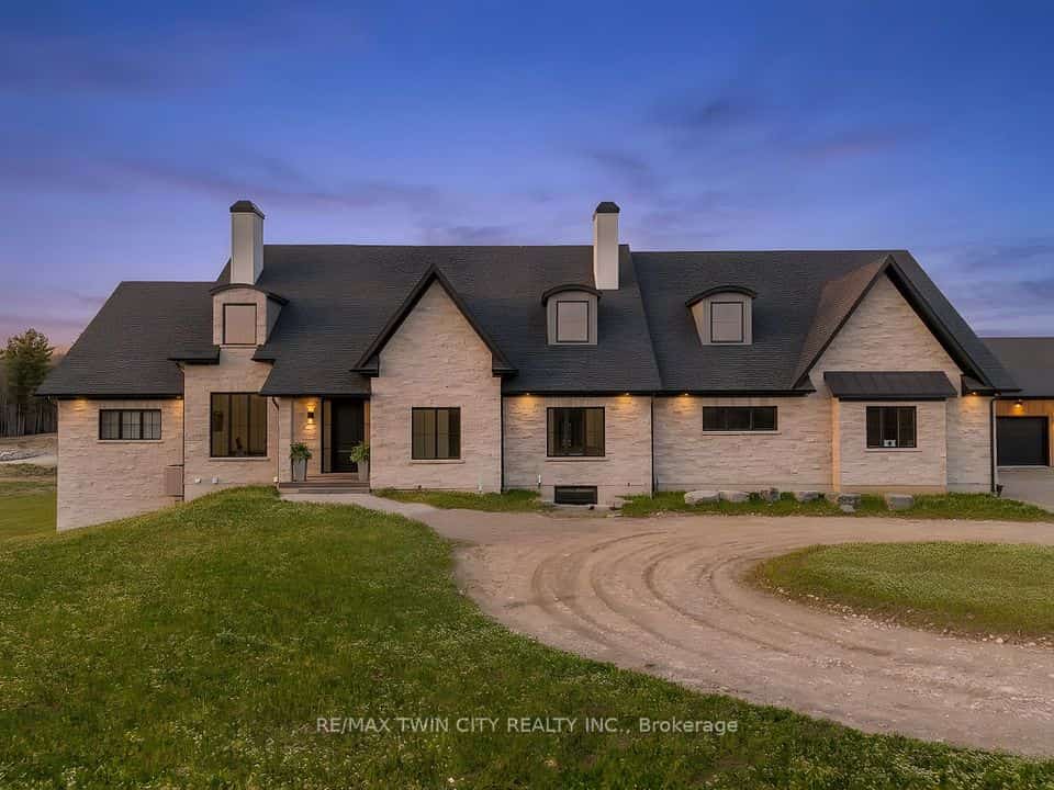 742 Country Squire Road, Waterloo, ON N2J 4G8