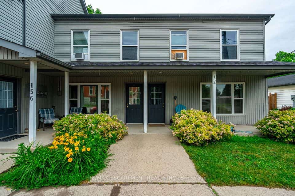 154-156 Freelton Road #154, Hamilton, ON L8B 0Z5