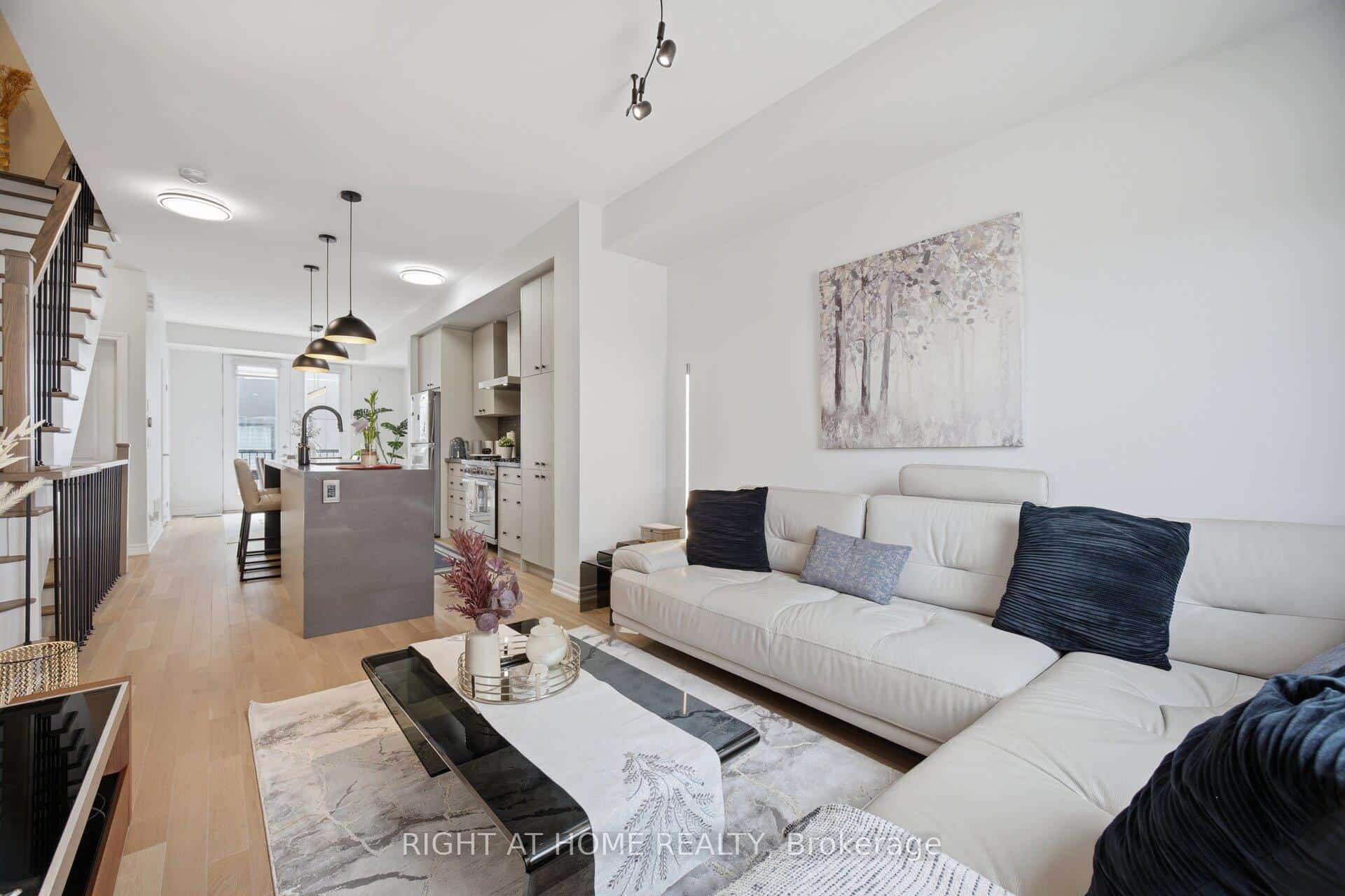 348 Wheat Boom Drive #6, Oakville, ON L6H 3V6