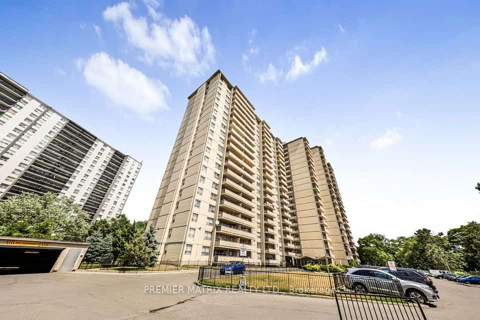 65 Thorncliffe Park Drive #608, Toronto, ON M4H 1L2