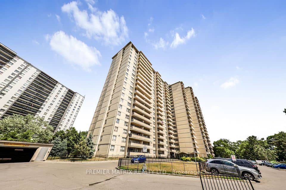 65 Thorncliffe Park Drive, Toronto