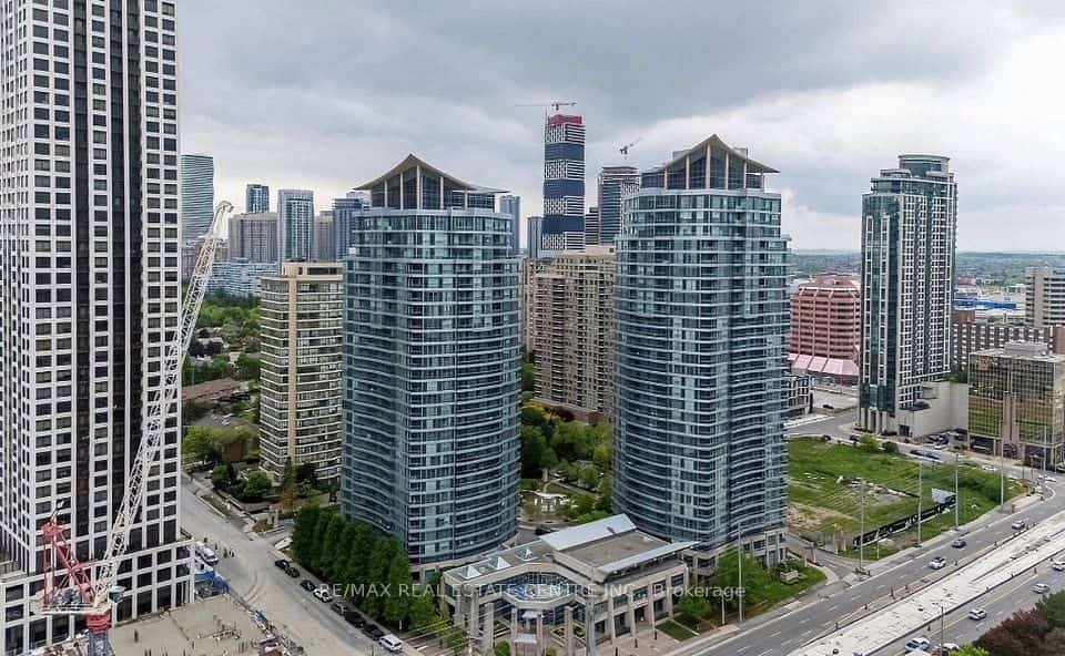 33 Elm Drive E #1010, Mississauga, ON L5B 4M2