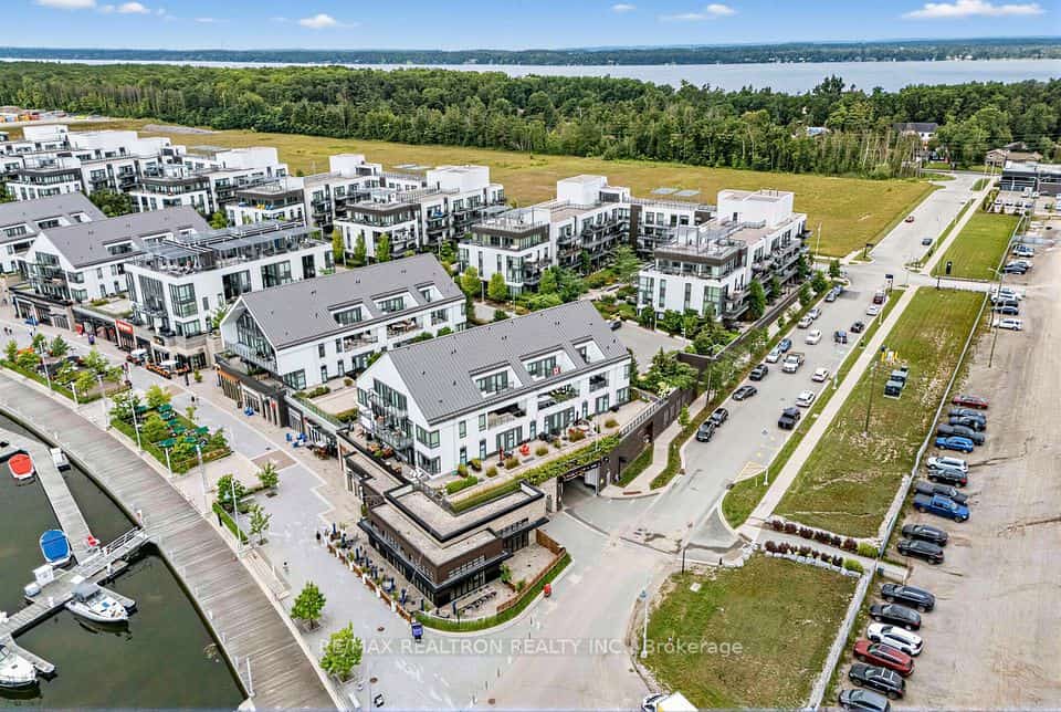233 Broward Way #8, Innisfil, ON L9S 0M5