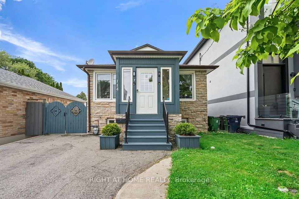 114 Newcastle Street, Toronto, ON M8Z 1C8