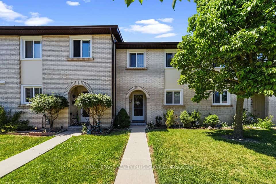 1450 Sixth Line #16, Oakville, ON L6H 1X7