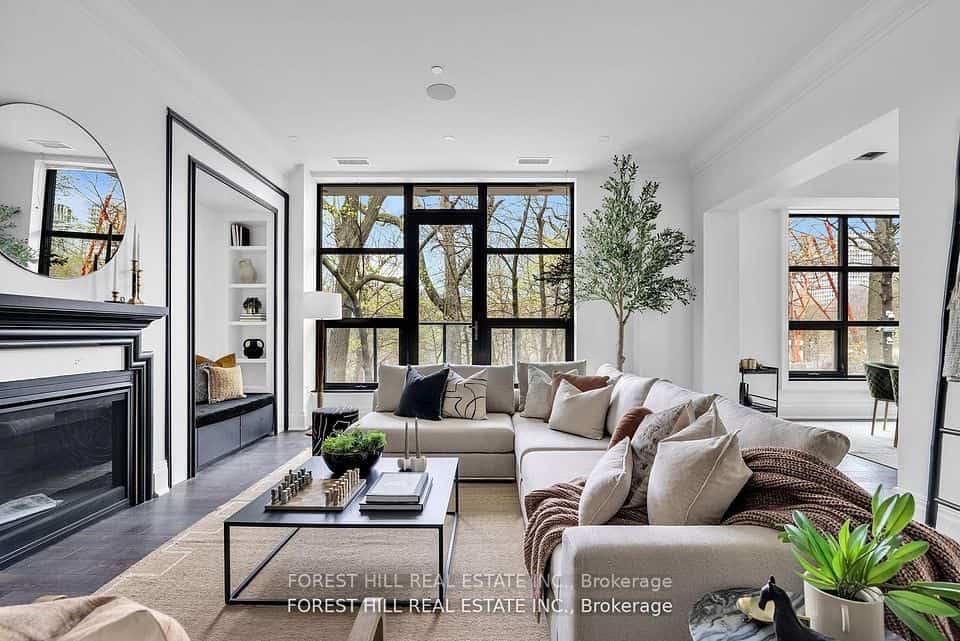 200 Russell Hill Road #303, Toronto, ON M4V 2T2