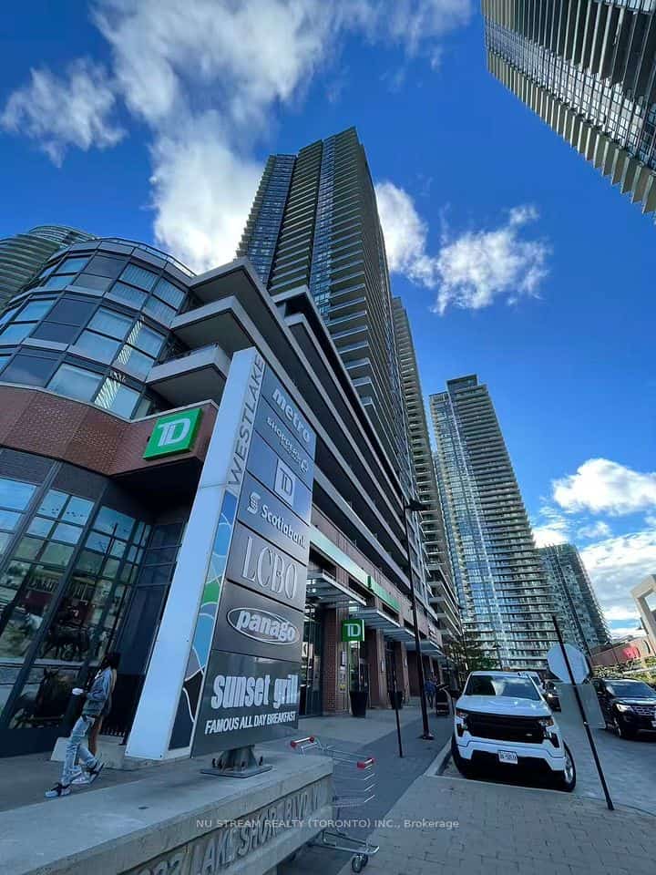 2212 Lakeshore Boulevard W #805, Toronto, ON M8V 0C2