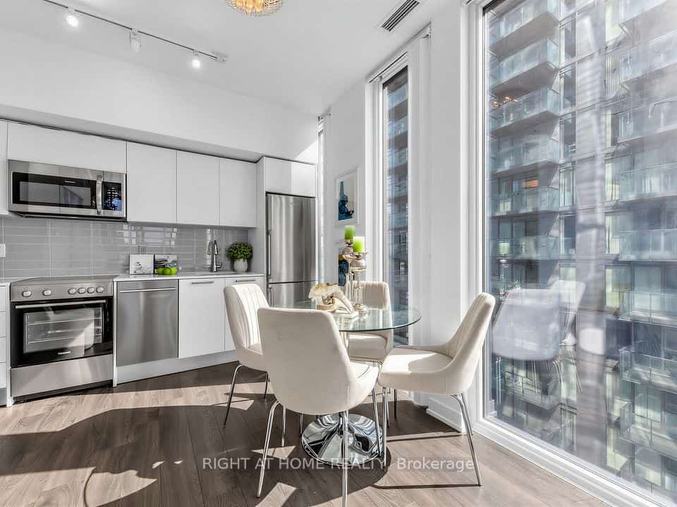 28 Wellesley Street #2504, Toronto, ON M4Y 0C4