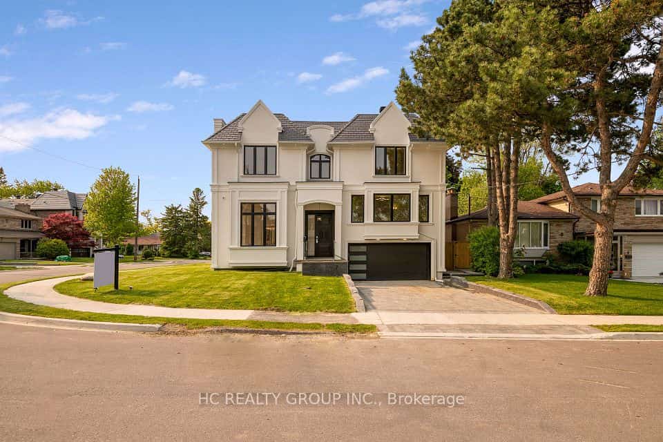 7 Knollview Crescent, Toronto, ON M2K 2C9
