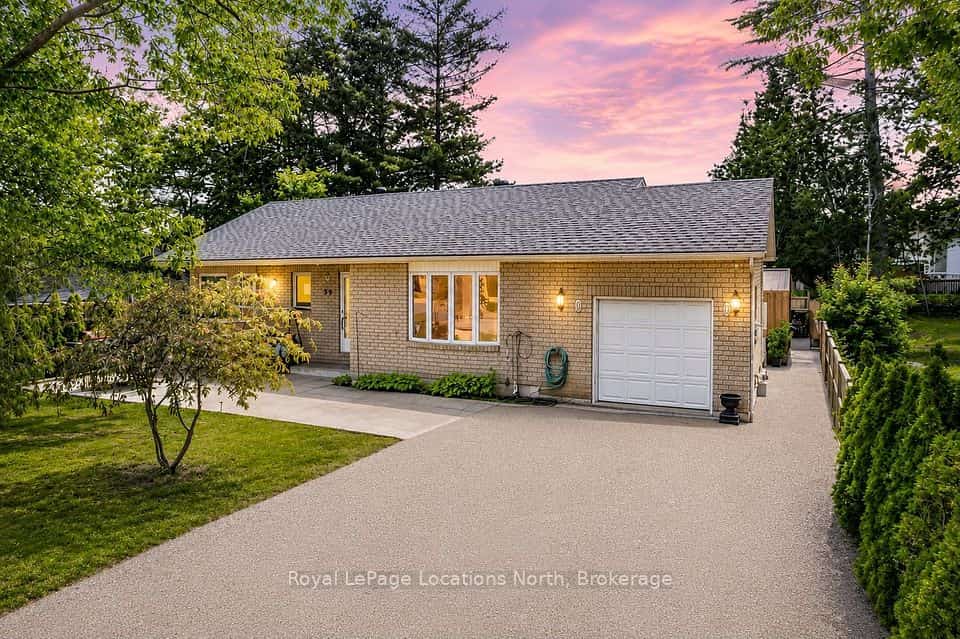 39 MCCAGUE Street, Wasaga Beach, ON L9Z 2E5