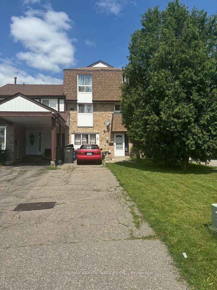 7 Fanshawe Drive, Brampton, ON L6Z 1A7
