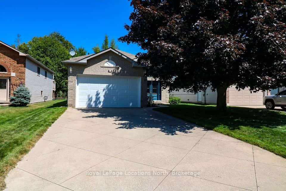 63 Glen Eton Road, Wasaga Beach, ON L9Z 1E7