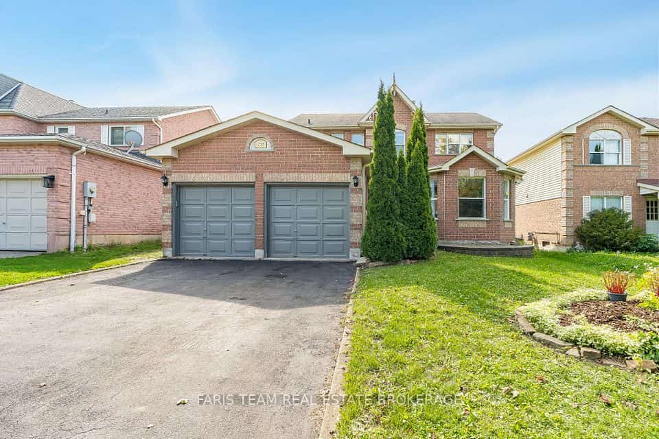 230 Mary Anne Drive, Barrie, ON L4N 7R2