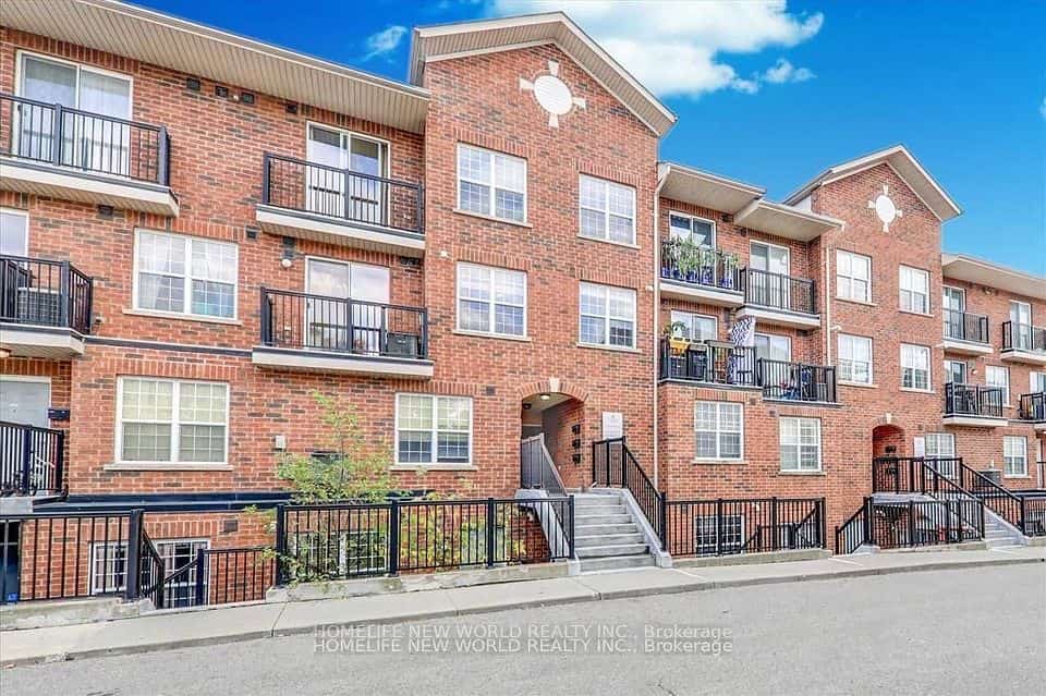 35 Strangford Lane #204, Toronto, ON M1L 0E5