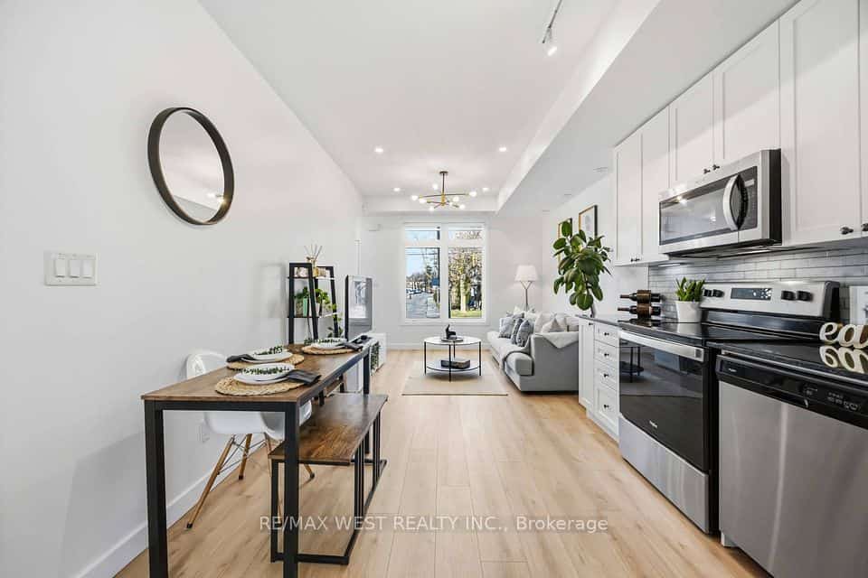 6 Bicknell Avenue #1, Toronto, ON M6M 0B4