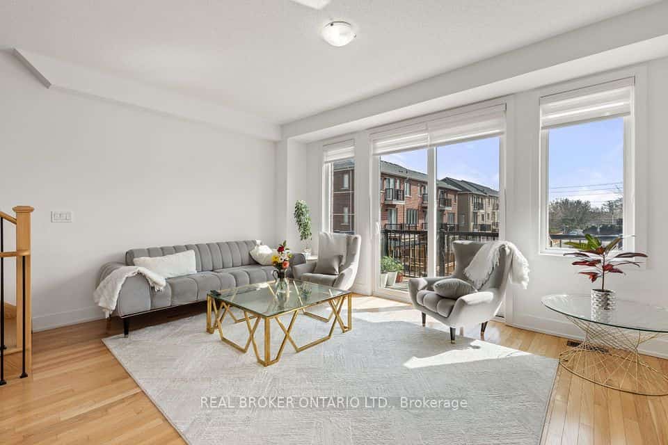 9 Nautical Way, Whitby, ON L1N 0N2