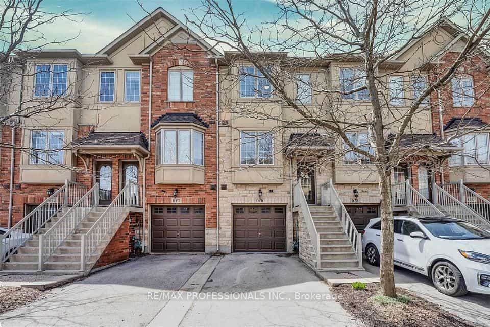 676 Rowley Common, Burlington, ON L7L 0A5