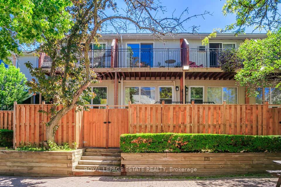 1209 Queen Street E #72, Toronto, ON M4M 3H4