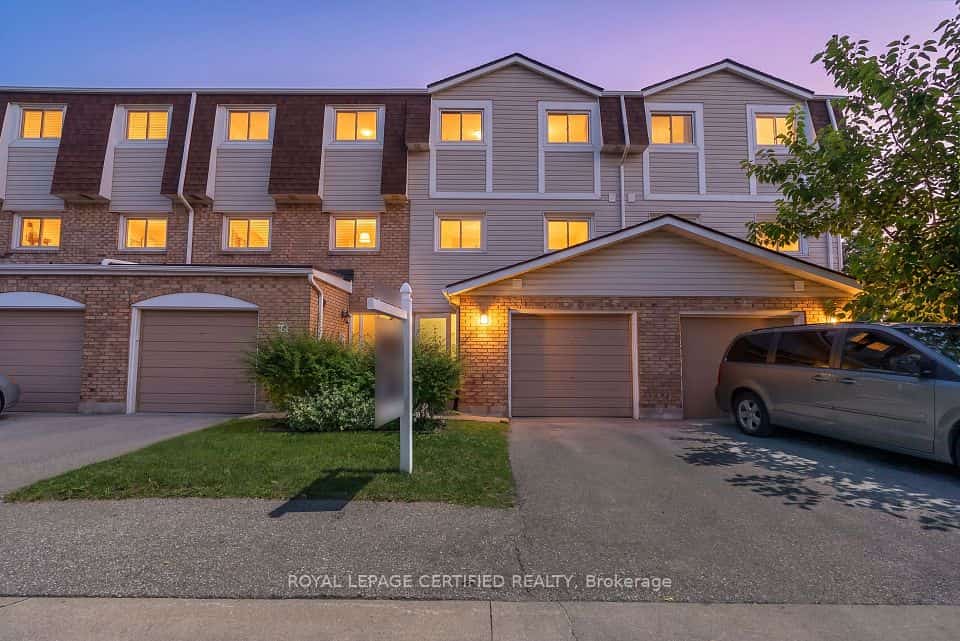 11 Harrisford Street #43, Hamilton, ON L8K 6L7