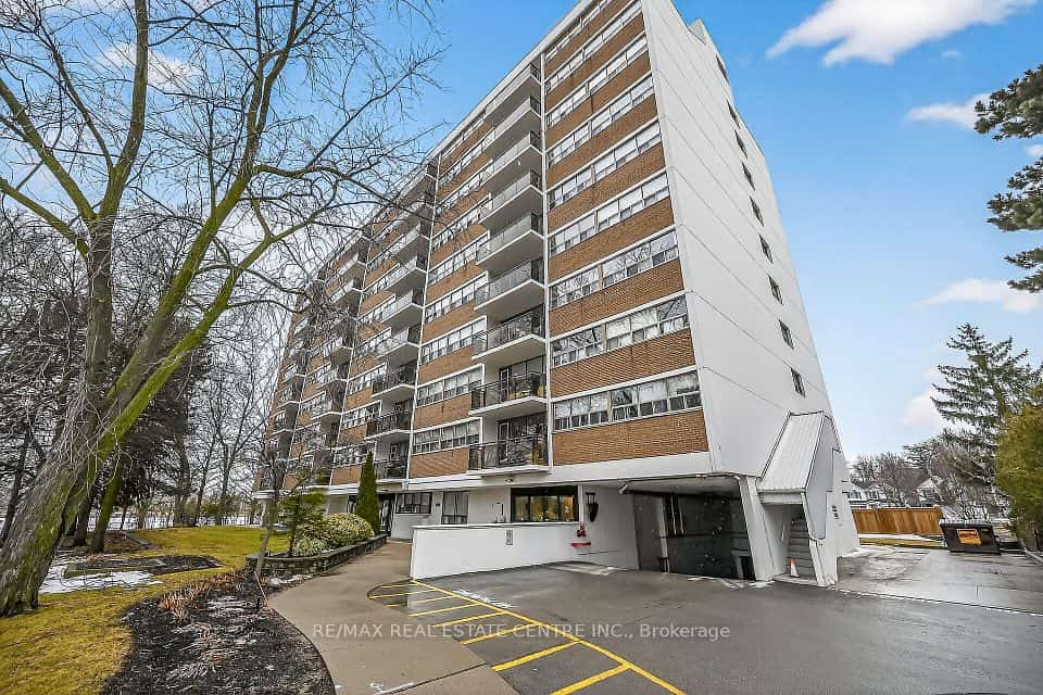 212 Kerr Street, Oakville